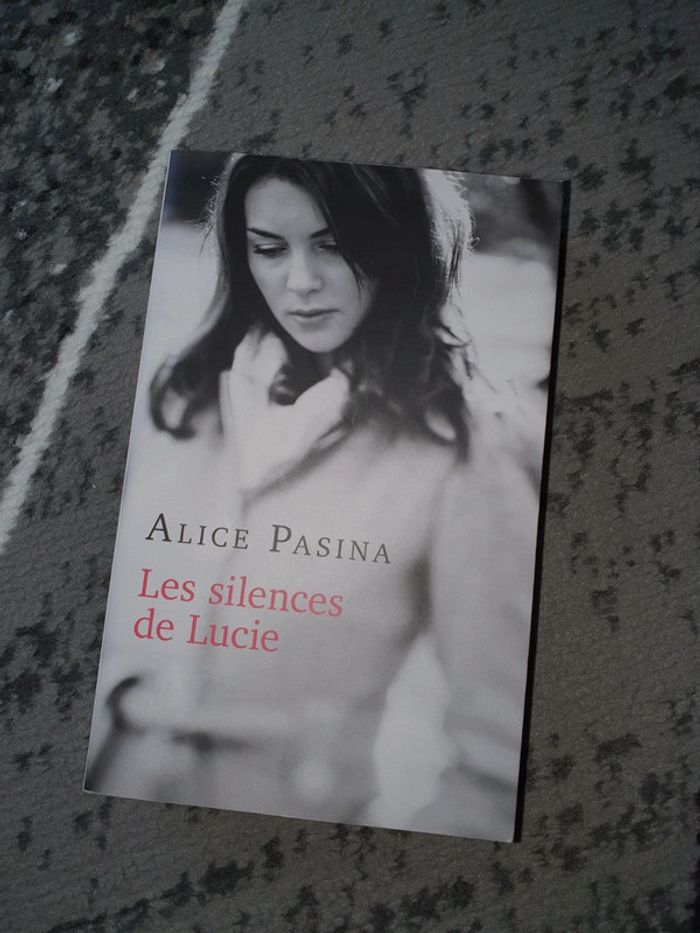 Livre "Les silences de Lucie"
