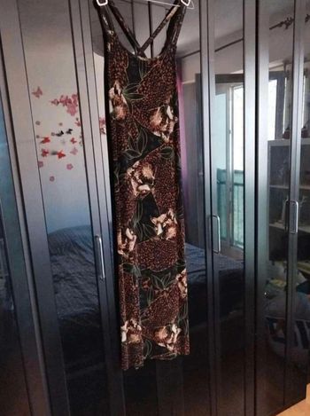 Robe  longue,  bretelles dos ,  magnifique  porté,un  peu  moulante