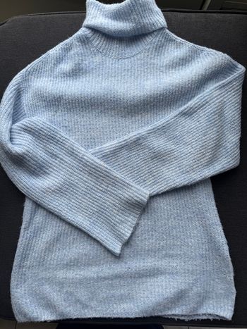 Pull bleu