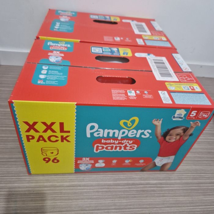 2 cartons de couches pampers pants taille 5 - photo numéro 3