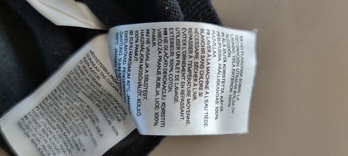 Adorable Pull H&M Fille - Noir Cygnes Paillettes - 5/6 ans - Bon État - photo numéro 6