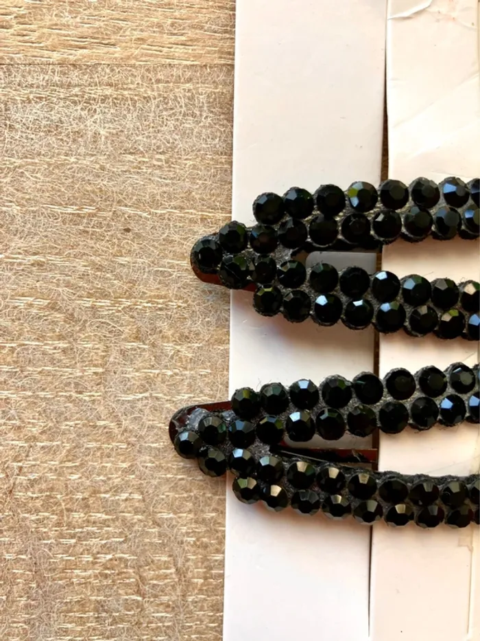 Modelite 2 barrettes plates noires strass - photo numéro 3