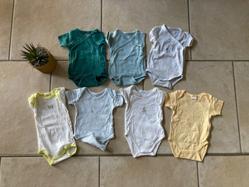 Lot de 7 bodies été taille 3 mois
