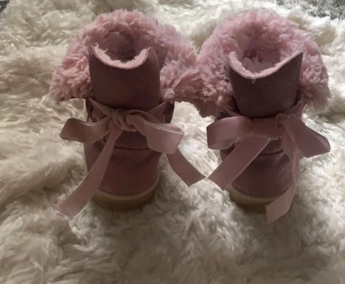 Bottine fourrure (taille 30) - photo numéro 4