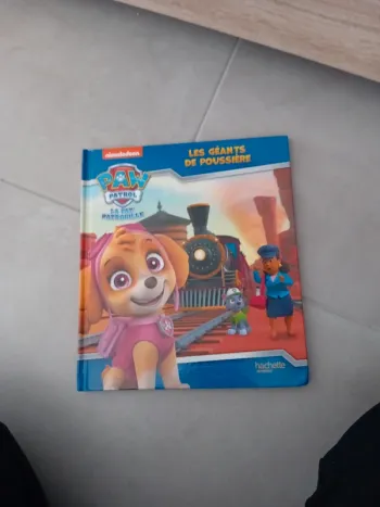 Livre paw patrol les geants de poussiere