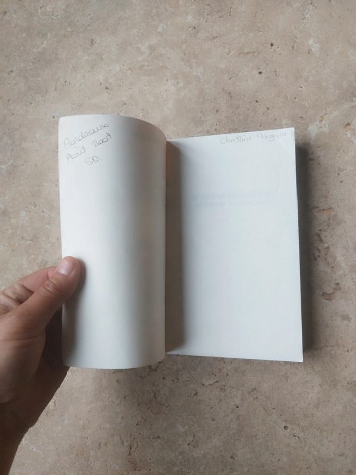 Anna Gavalda je voudrais que quelqu'un m'attende quelque part - photo numéro 3