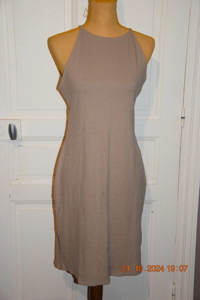 Robe côtelé h&m ouverte dans le dos neuve taille XL