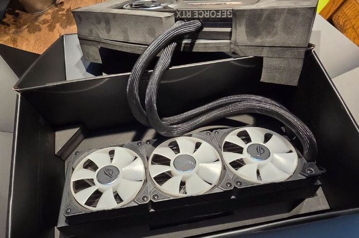 Asus ROG Astral GeForce RTX 5090 32OC - photo numéro 5