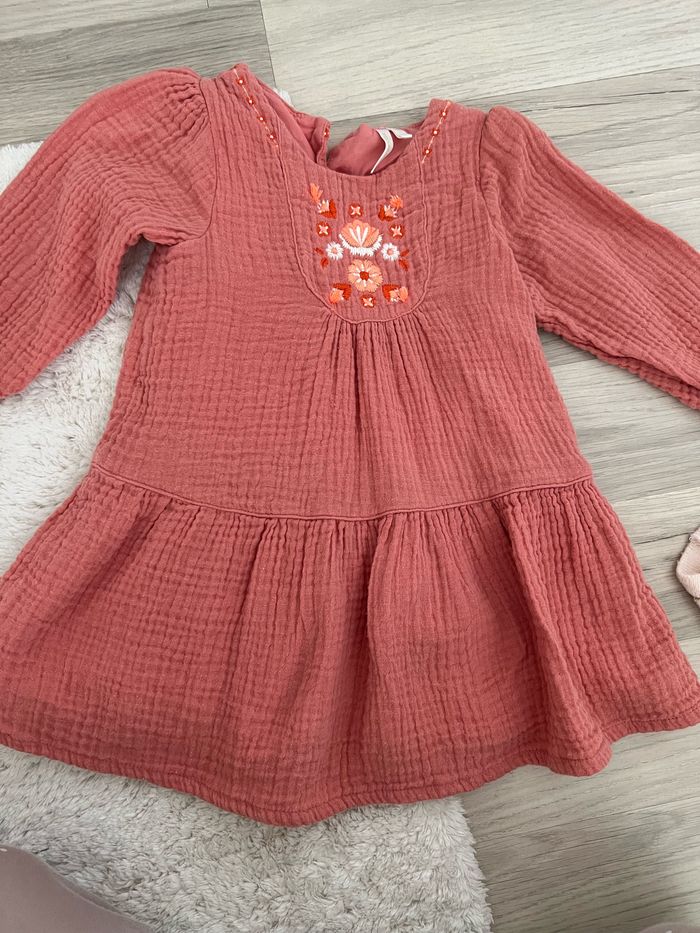 Lot de vêtements pour bébé fille