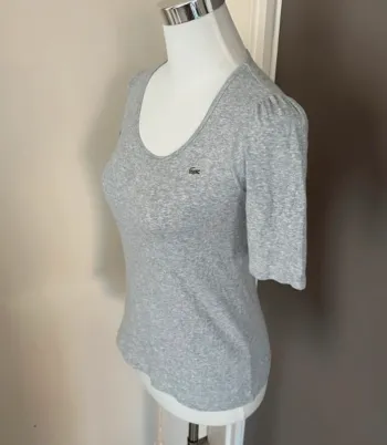 Lacoste, T-shirt, femme gris, taille 38 Excellent état