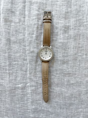 Montre argente et beige Fossil