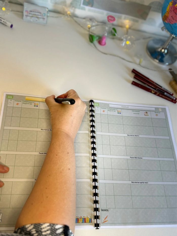 Cahier journal 1 jour = 1 page Organisation Enseignant - photo numéro 16