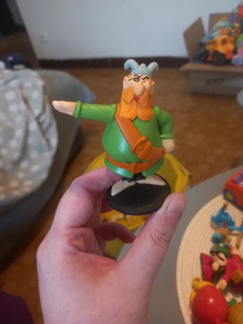 Figurine asterix barbe rouge