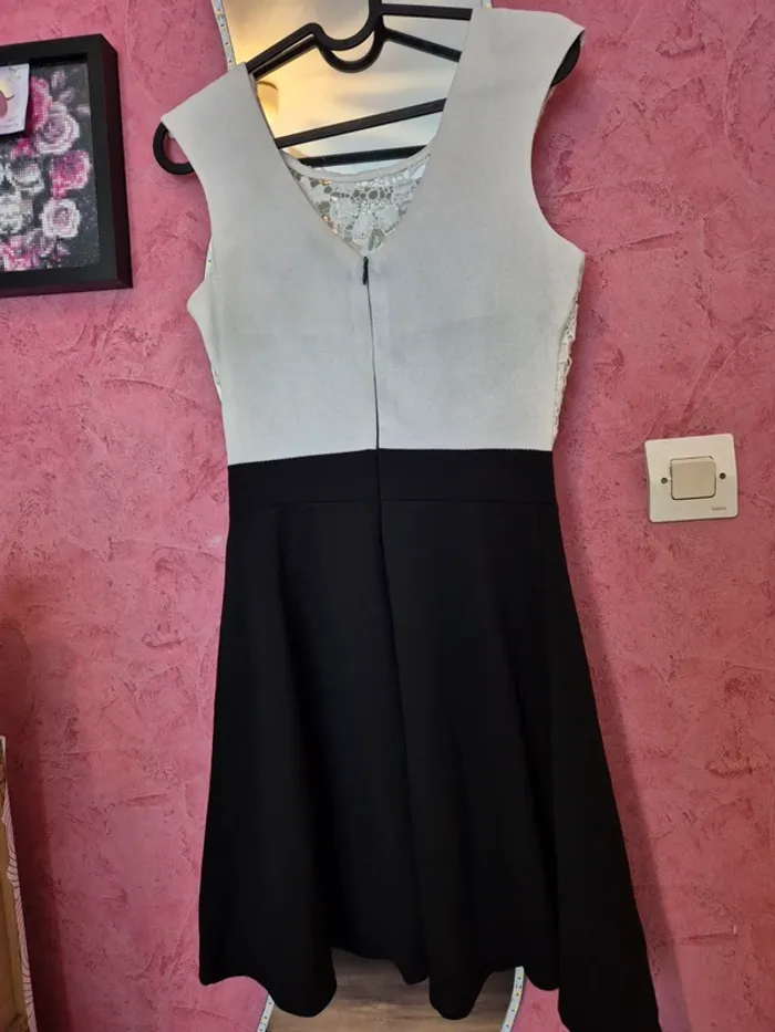 Robe noir et blanc - photo numéro 2