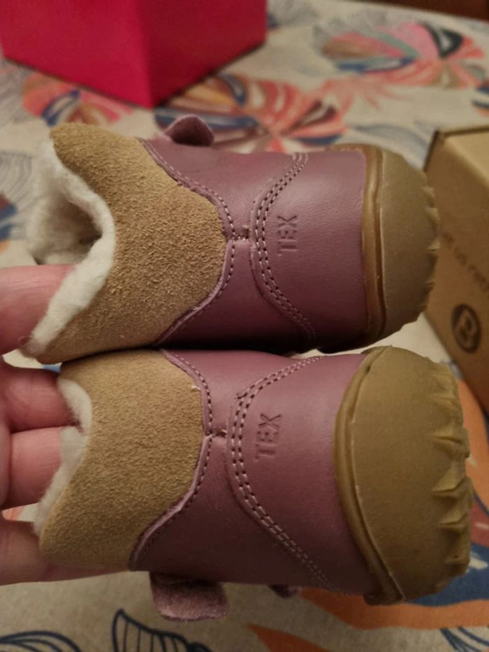 Bottines neuves cuir fourrées taille 24 - photo numéro 7