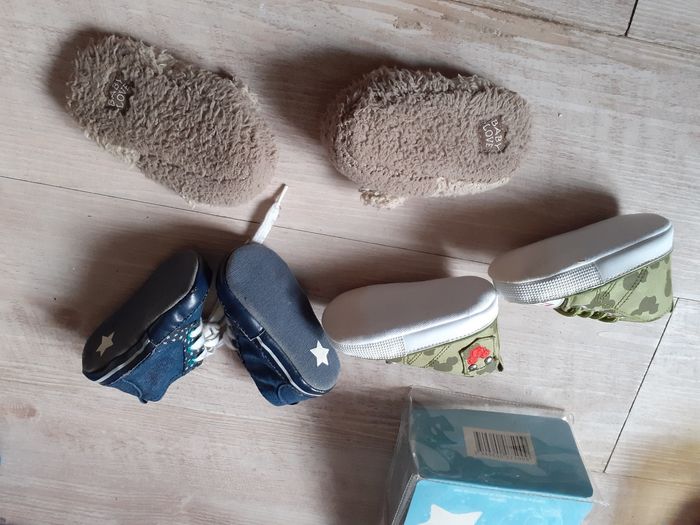 Lot de 3 paires de chaussures 6-12moos - photo numéro 2