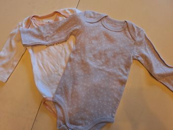 2 bodys manches longues 12 mois