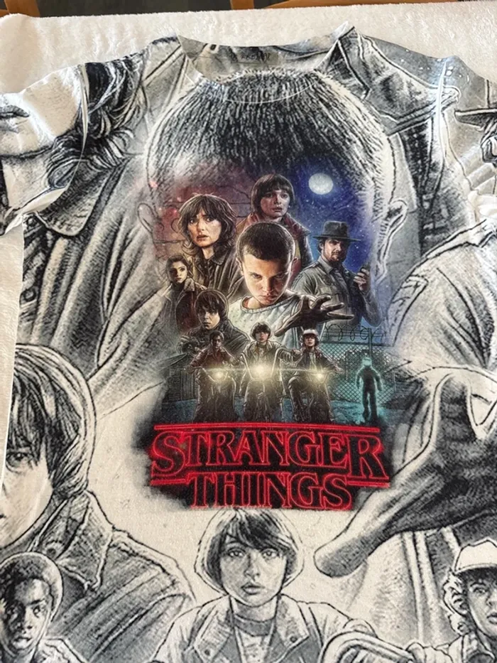 T shirt stranger things taille XL - photo numéro 2