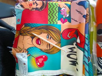 Grand coupon tissu d’ameublement pop art – idéal coussins / sacs / déco