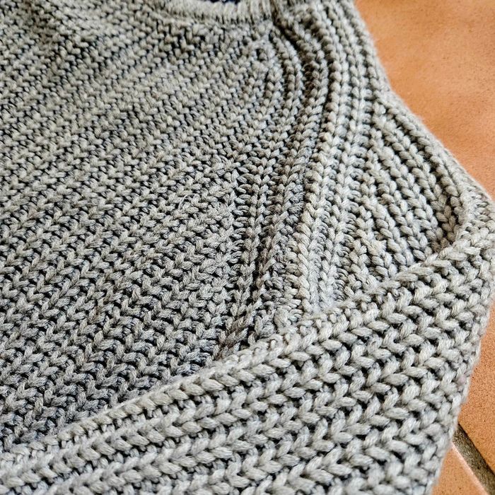 Pull gris - 12 ans - photo numéro 2