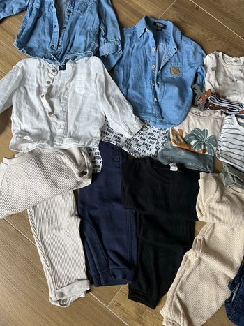 Lot de vêtements bébé