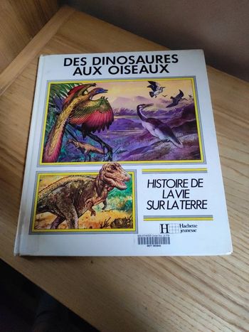 Livre des dinosaures aux oiseaux