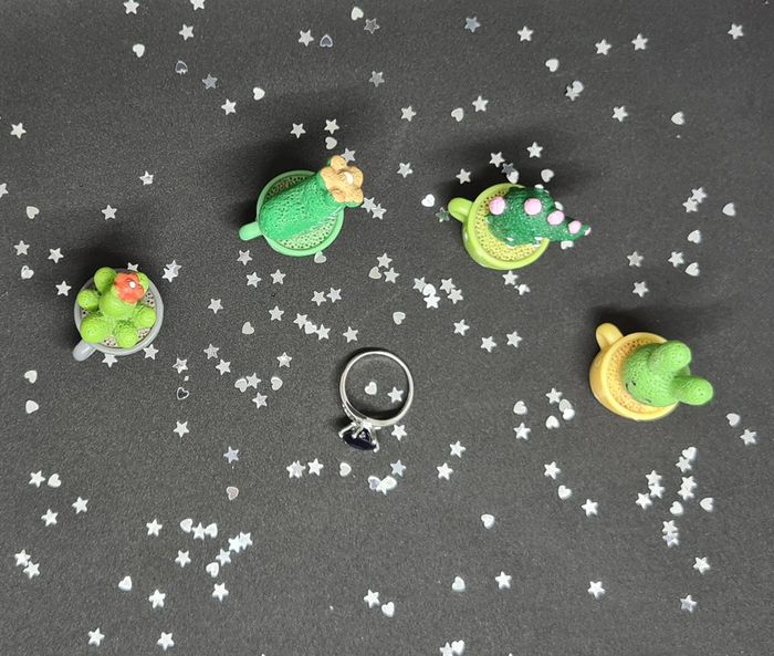 Bague fantaisie argentée avec pierre bleue - photo numéro 3