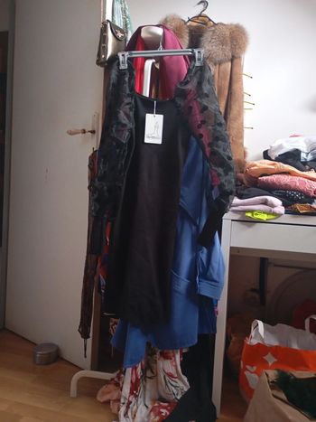 Robe neuve noire s.m