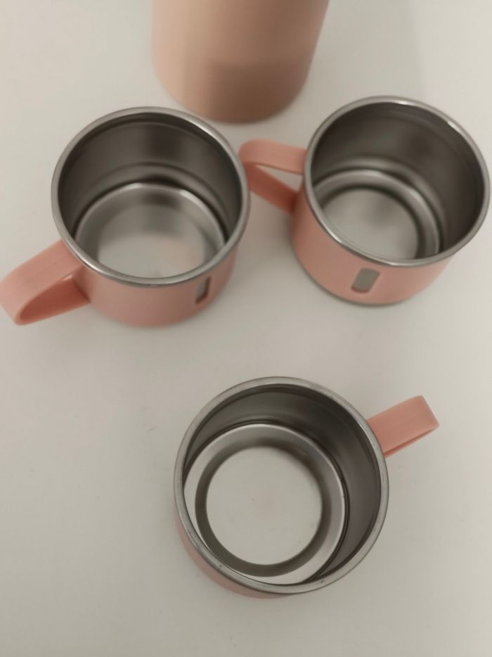 Thermos avec 3 tasses - photo numéro 2
