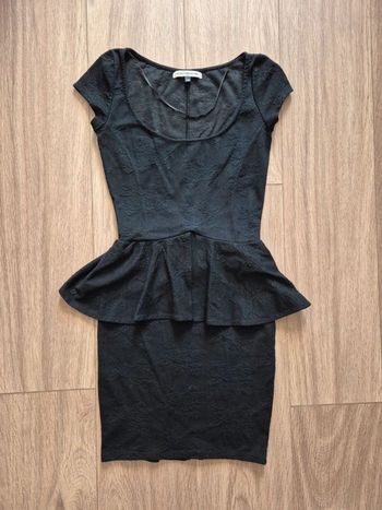 Robe noire moulante péplum bershka