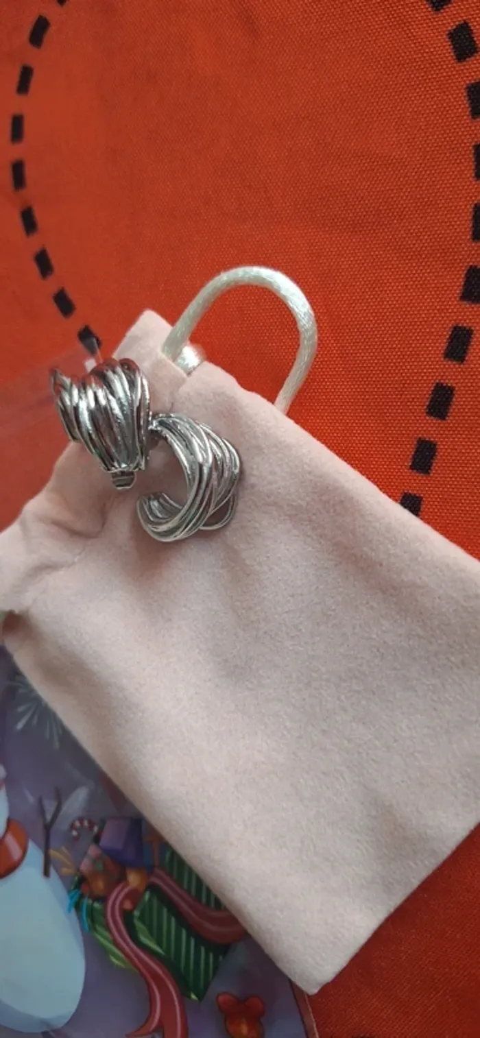 Boucles d oreille neuves