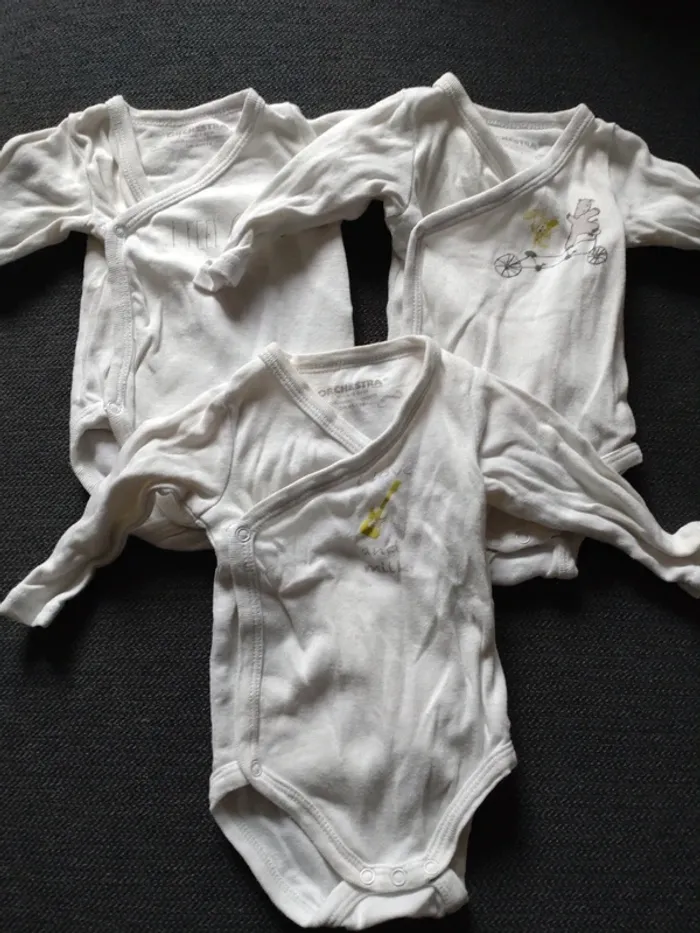 Lot de bodies orchestra taille 1 mois