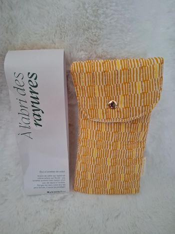 Étui à lunettes avec sa chiffonnette