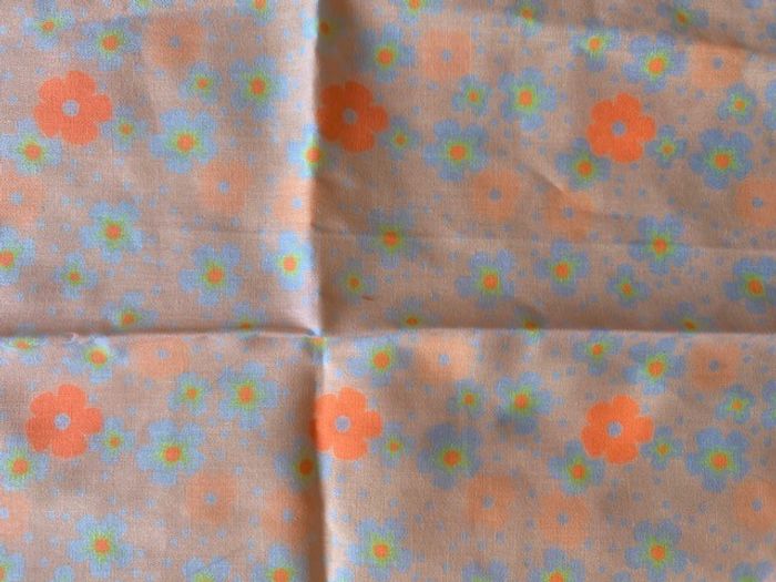 Chute de tissu imprimé à fleur Fluo