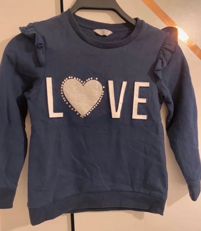 Pull fille Primark 5-6 ans très bon état