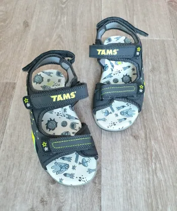 Sandales d été taille 33 Tams