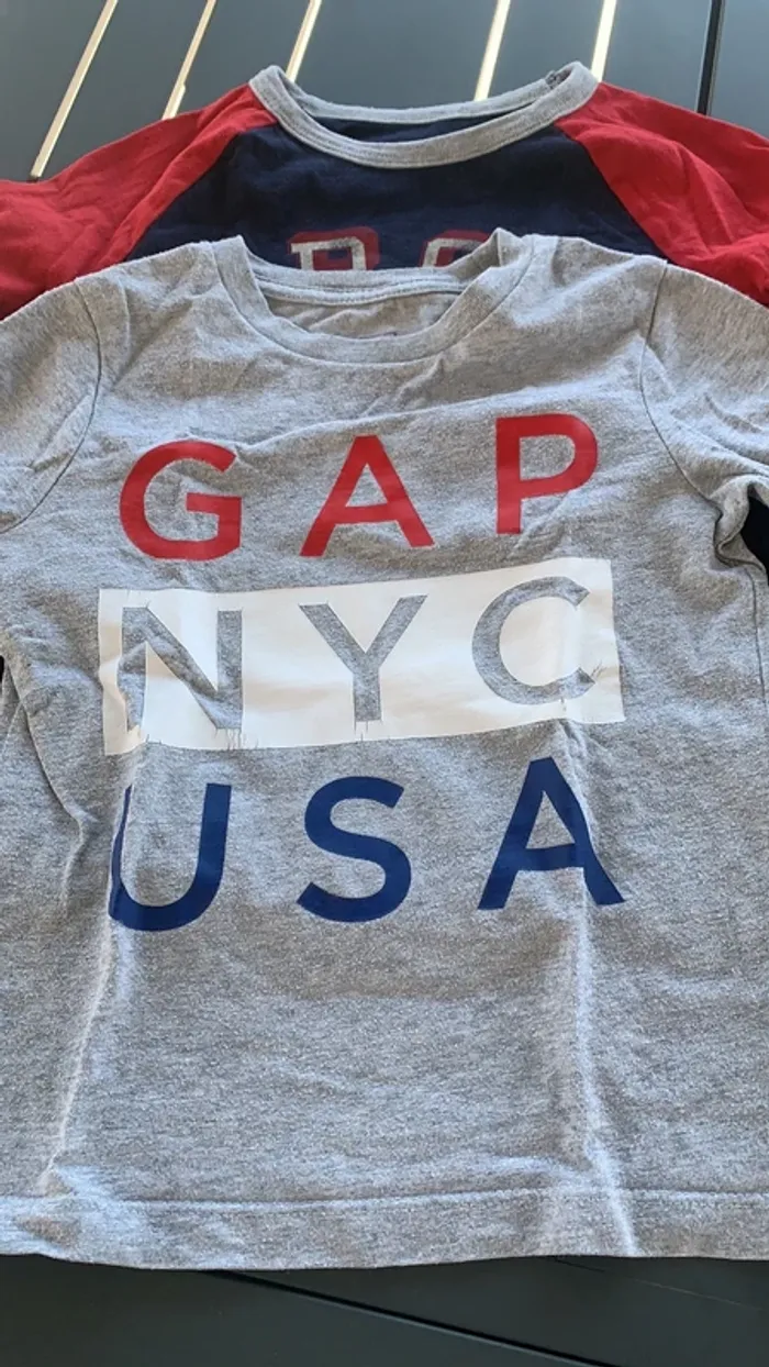 Lot 2 tee-shirts GAP XS (4-5 ans) - photo numéro 2