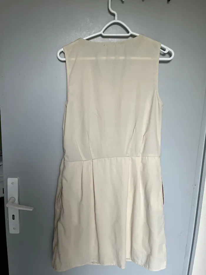 Robe beige - photo numéro 4