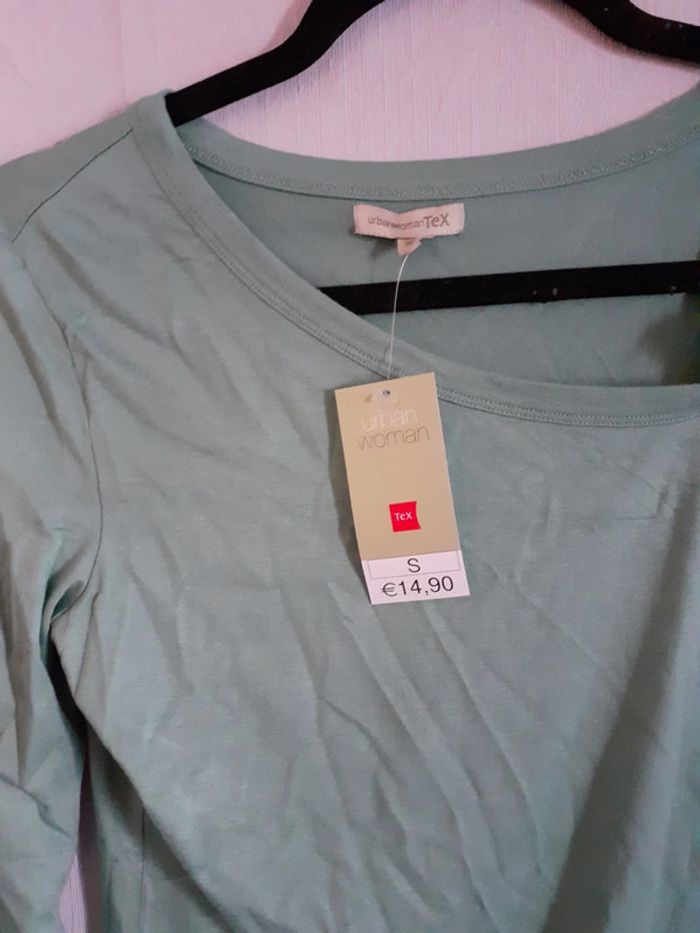 Blouse neuve taille S - photo numéro 2