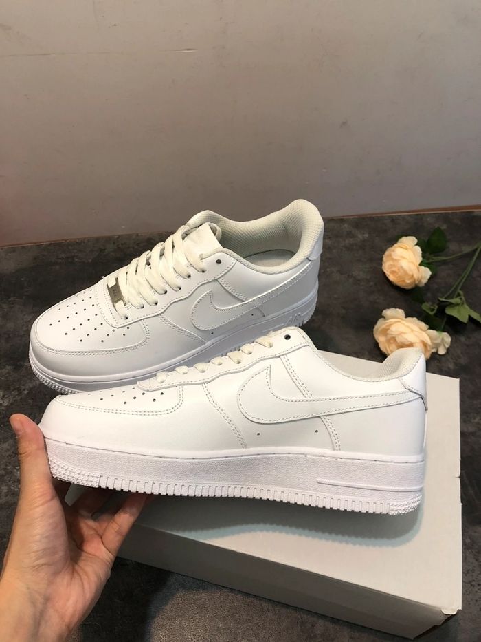 Nouveau Nike Air Force 1 Low Blanc Taille 44