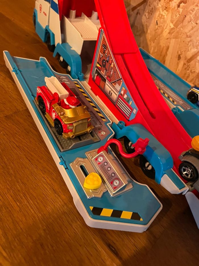 Idée cadeau 🎁 Camion Pat Patrouilleur 2 en 1 True Métal de la Pat Patrouille avec 3 véhicules - photo numéro 10