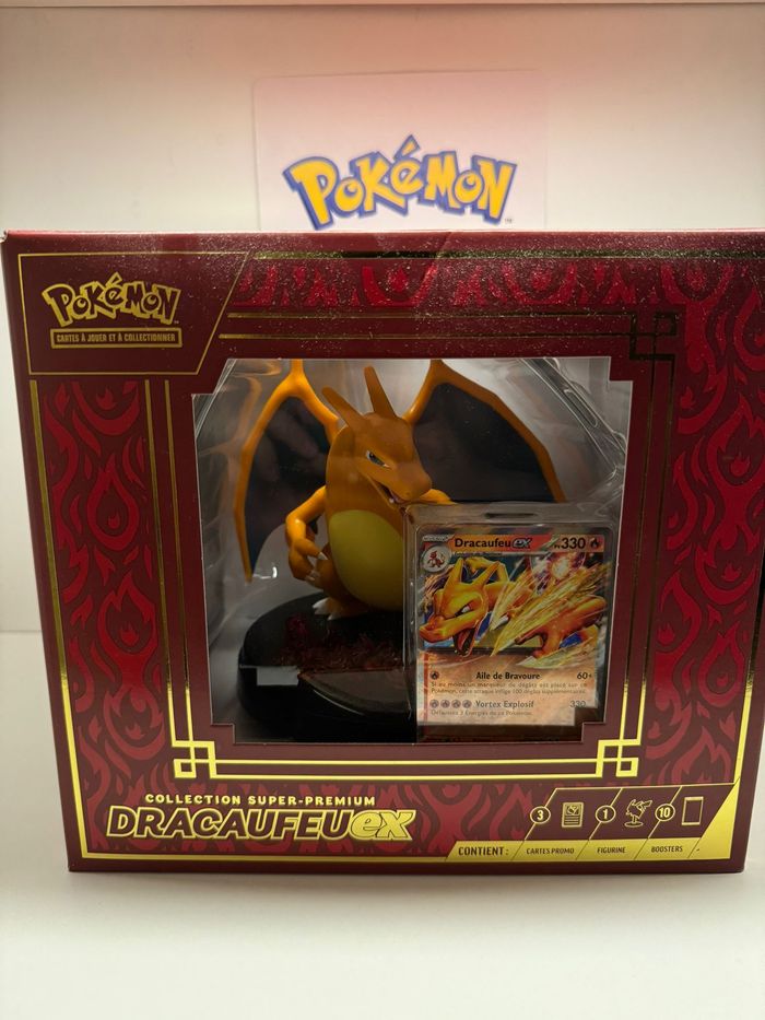 Coffret Pokémon super premium Dracaufeu EX figurine