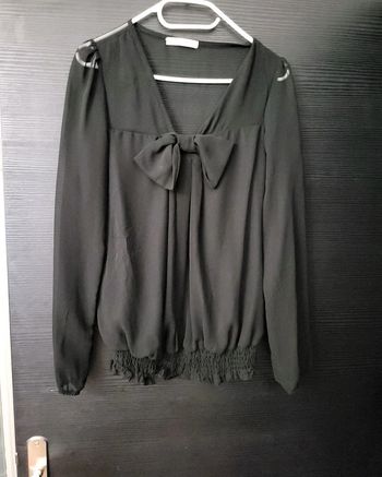 Jolie blouse avec un petit nœud au centre manche transparente taille unique