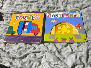 2 livres Formes et Contraires pages cartonnées