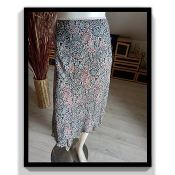 Jolie jupe imprimée taille 46