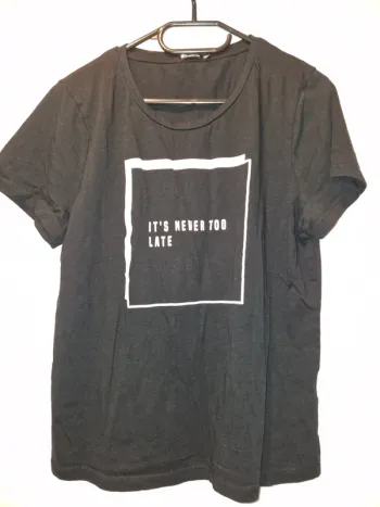 T-shirt Follow me t. 46