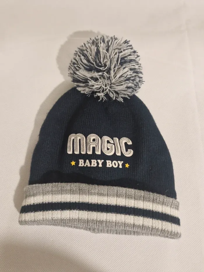 Mots d’enfants - 48 cm - Bonnet à pompon magic baby boy