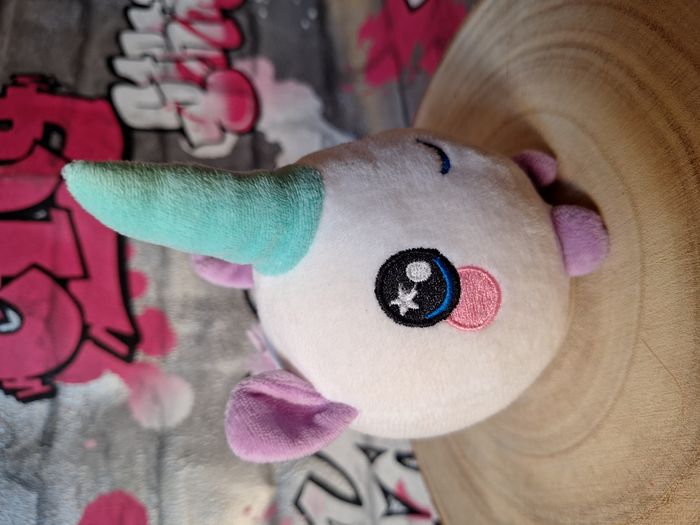 Peluche kawaii licorne colorée relaxante moelleuse et douce - photo numéro 3
