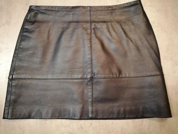 Jupe en cuir noire Taille 38