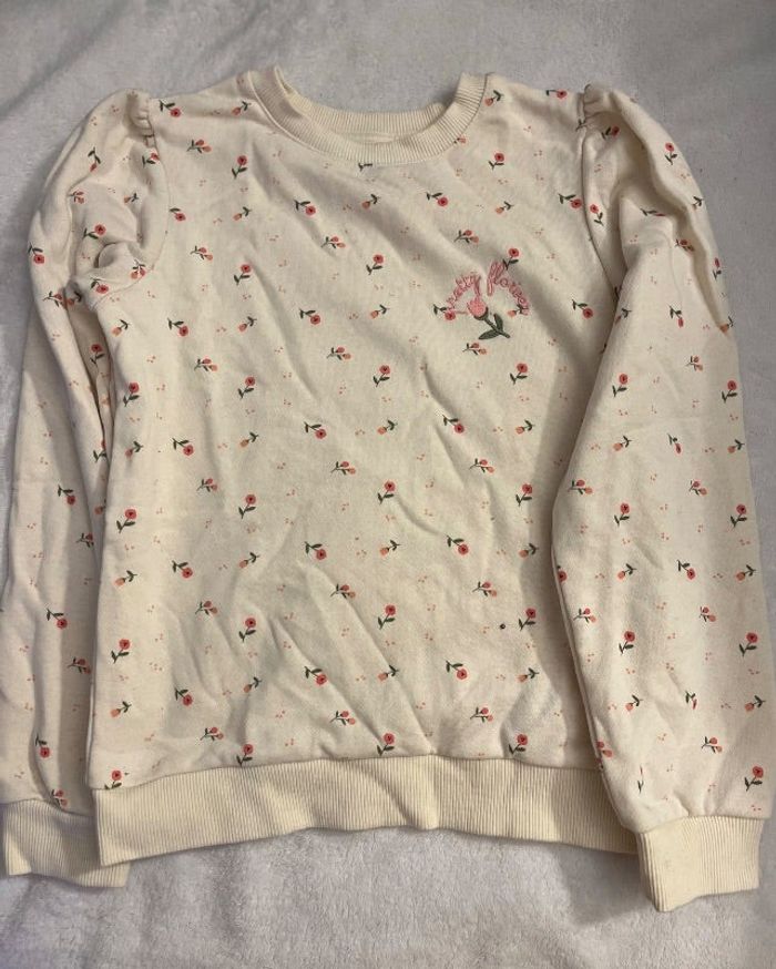Pull fleuri